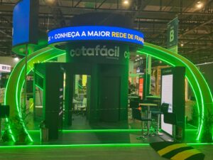 Locação e Venda de Painel de LED, Palco para Shows, Box Truss e Iluminação em Blumenau, Itajaí e Balneário Camboriú